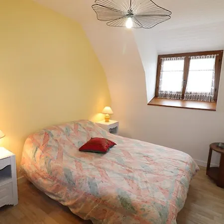 Maison Renovee Avec Cour, Terrasse Et Garage Pres Du Parc Des Volcans D'auvergne - Fr-1-742-265